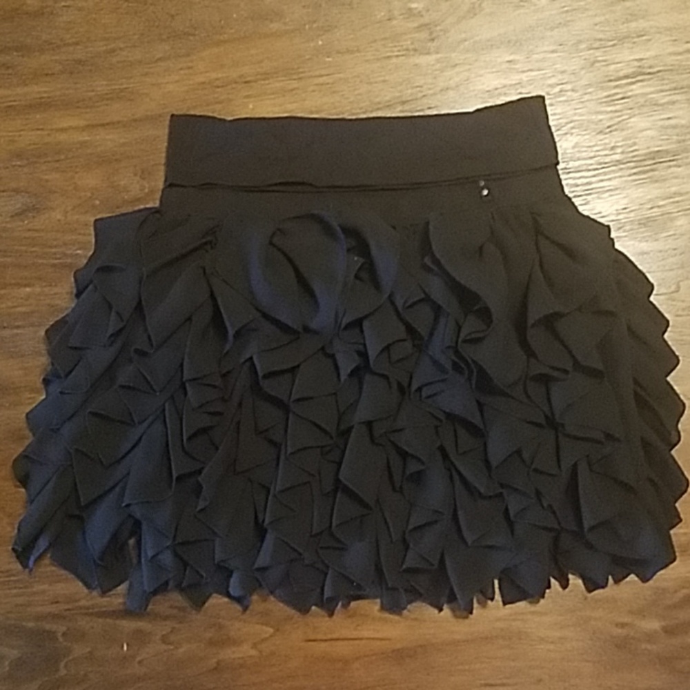 DKNY skirt with flounces size 4